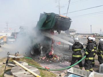 ごみ収集車の車両火災が発生しました 愛西市