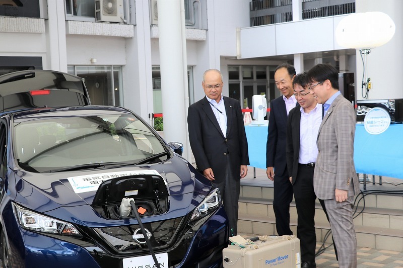 電気自動車からの給電デモンストレーションの様子