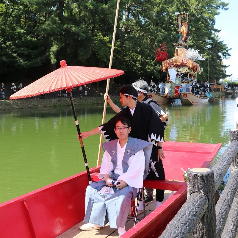 天王祭朝祭の様子