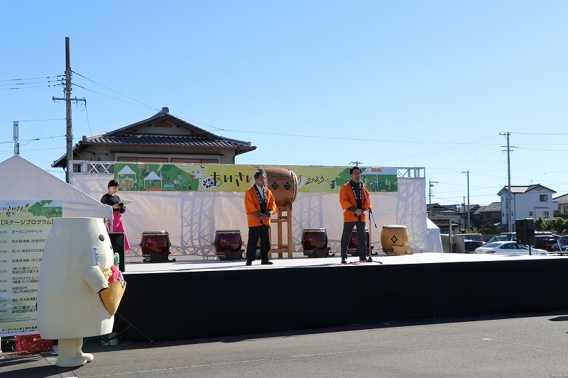 あいさいさん祭りでの市長挨拶