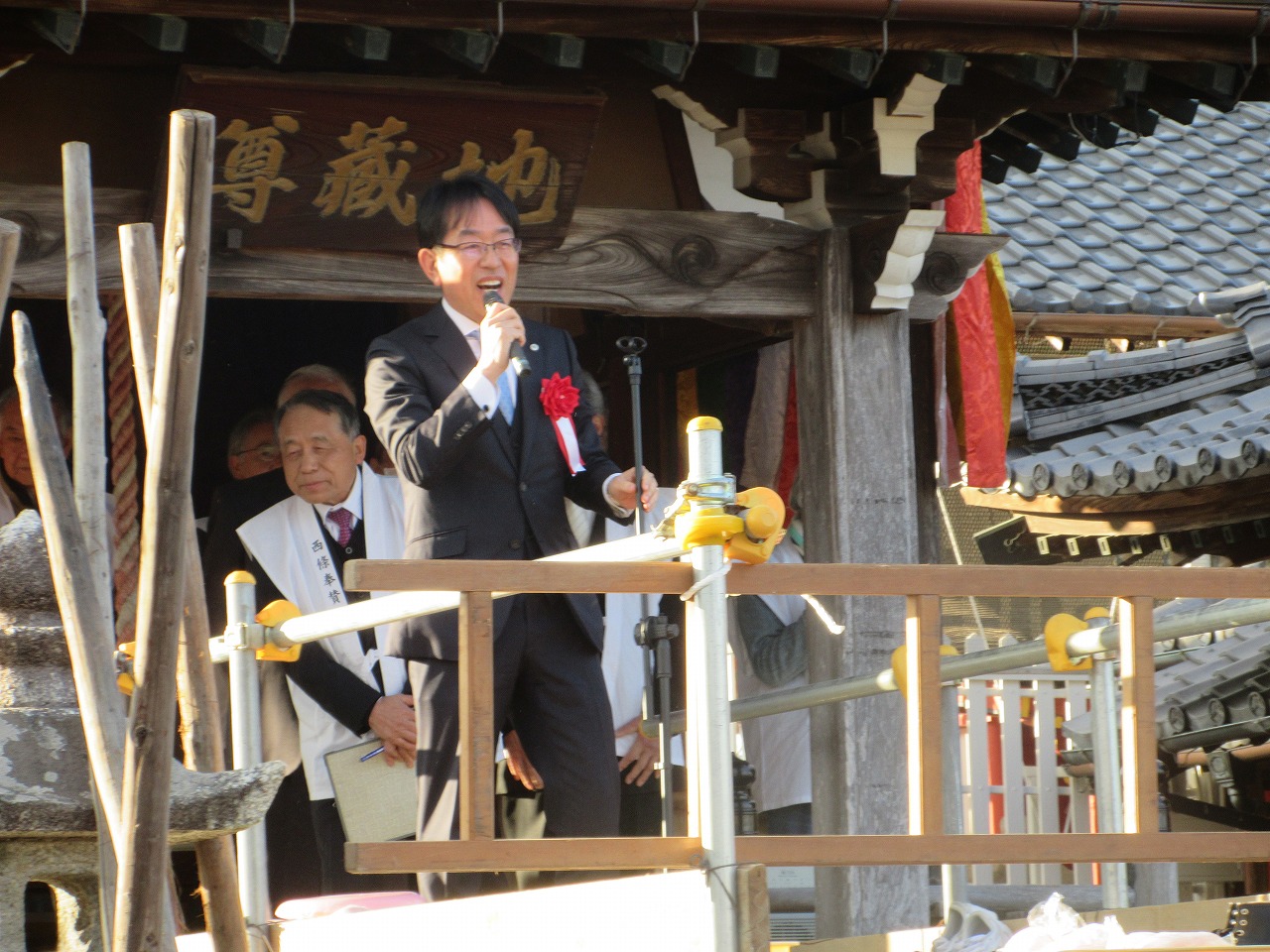 勝軍延命地蔵尊の餅投げでの市長挨拶