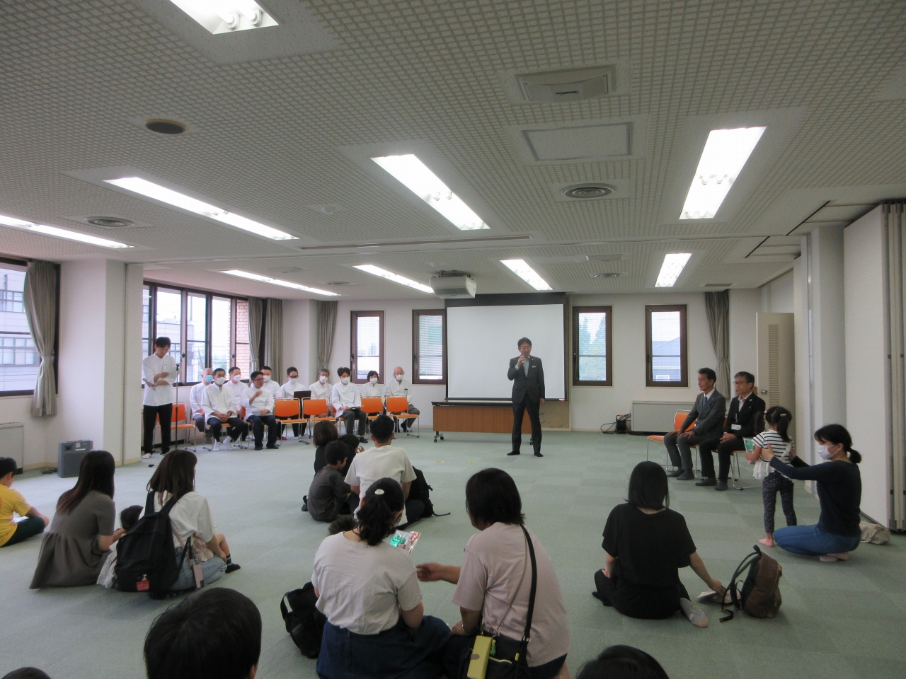 前期歯の健康センターでの市長挨拶の様子
