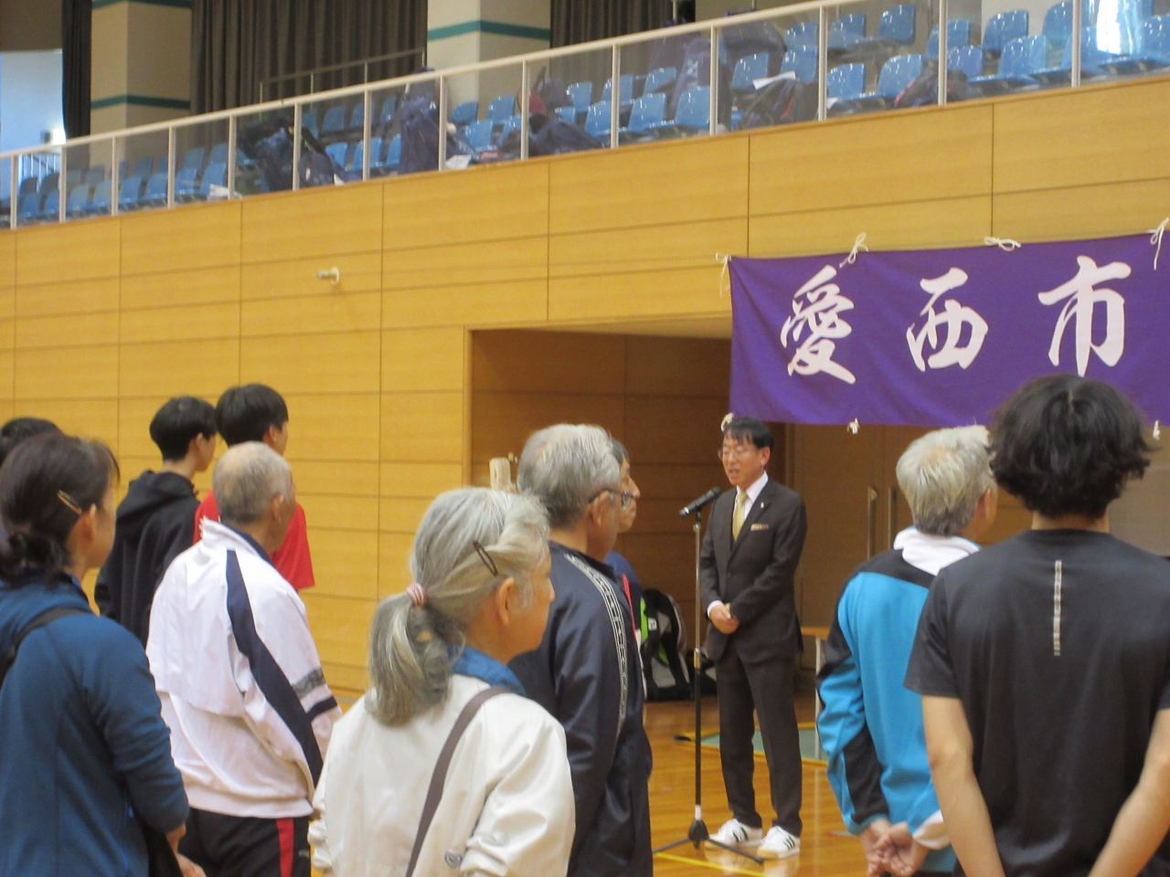 市民バドミントン大会での市長挨拶