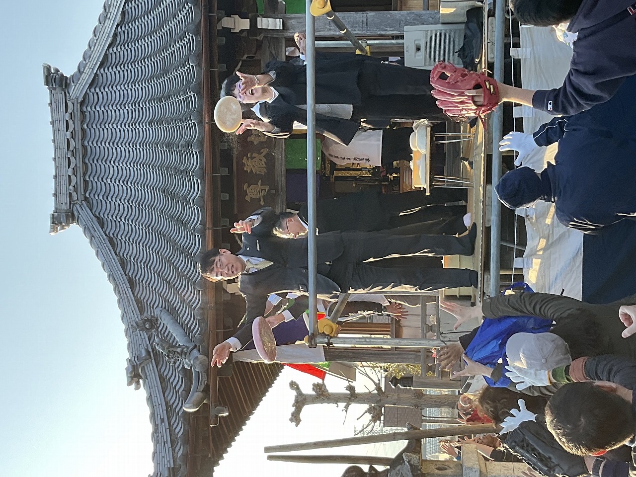 勝軍延命地蔵尊の餅投げでの市長挨拶