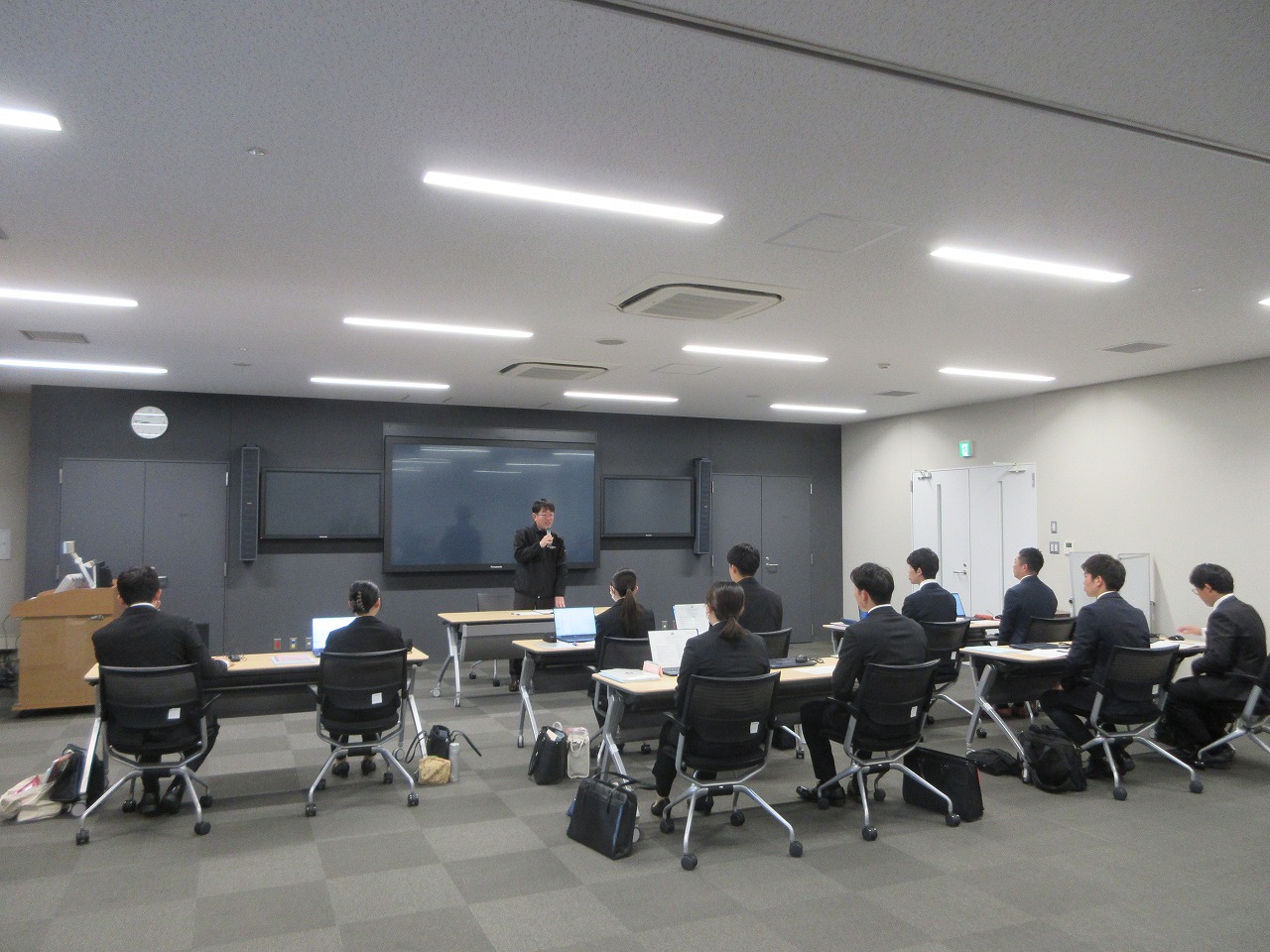 ファーストステップ研修における市長講和の様子