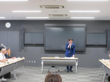 青少年問題協議会の市長挨拶の様子